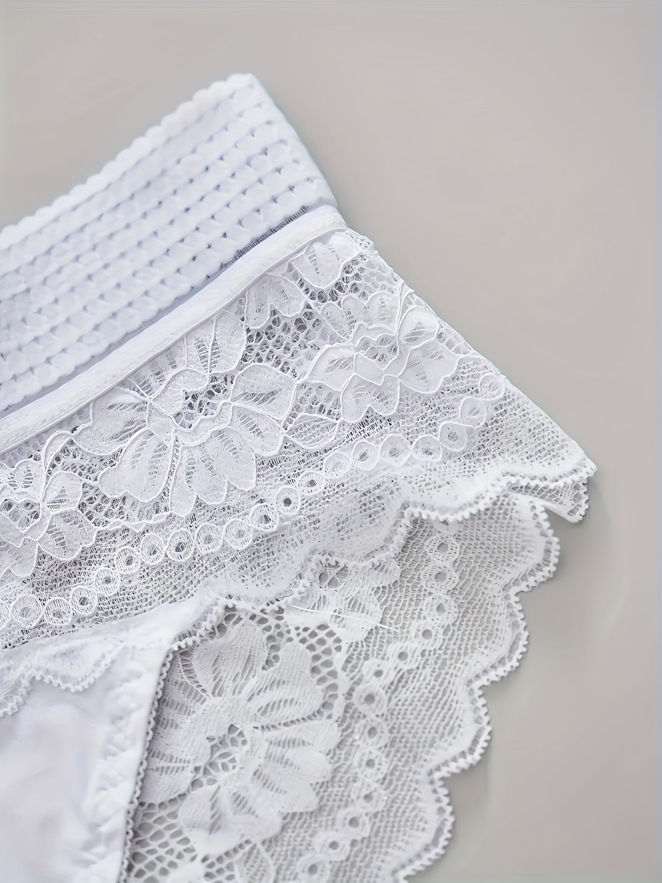 4-Pack Women's Floral Lace Briefs: Breathable & Lightweight, All-Season Comfort