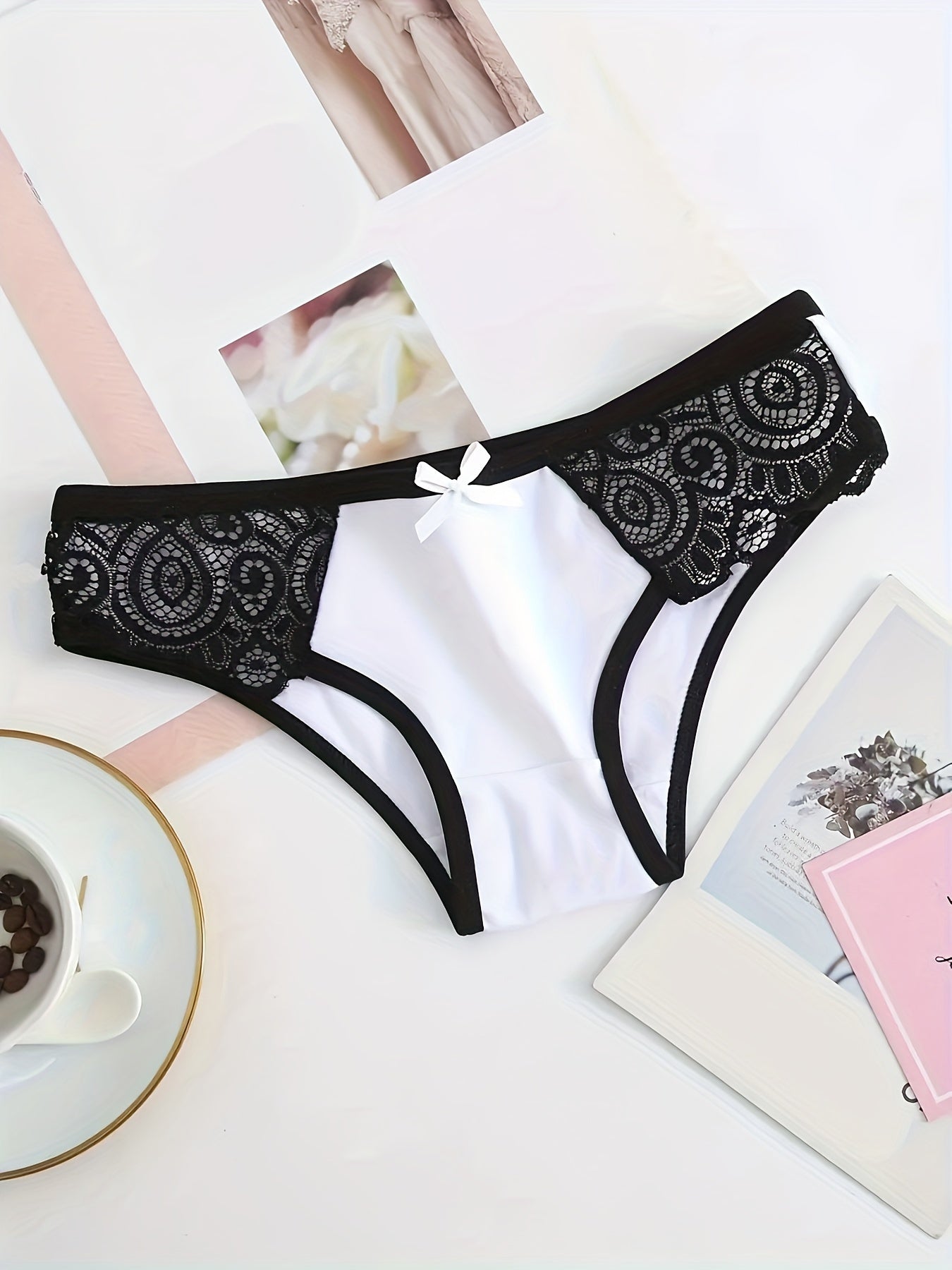 Seamless Low Waist Women's Daily Sports Underwear - 12PCS Triangle Pants with Lace Bow