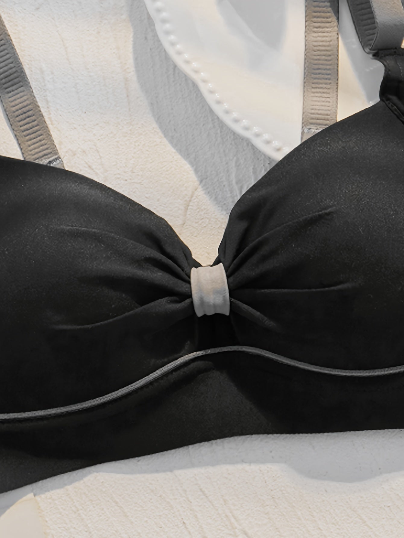 Colorblock Ruched Cut Out Push Up Bra - Comfy & Breathable Women's Lingerie