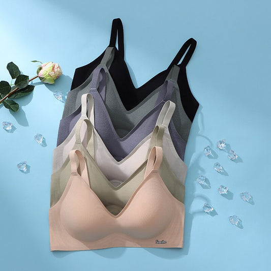 Summer Comfort: Latex Cup E Bra for Skin-Friendly Support