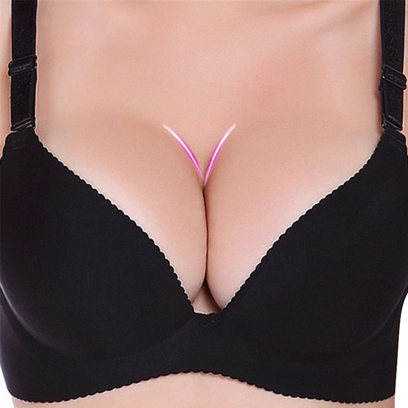 2025’s Sexiest Deep Plunge Bras: Confidence Meets Style