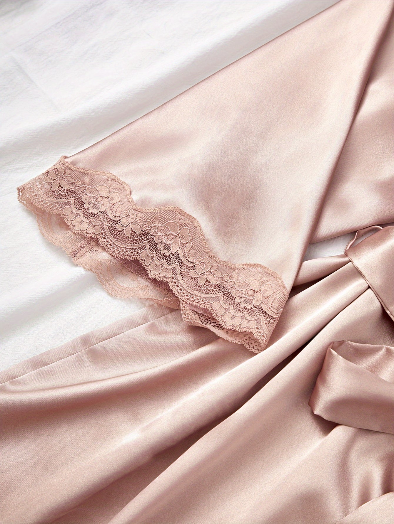 Large Size Ice Sliky Fiber Fabric Sleepwear Set with Contrast Lace Patchwork and Split Hem