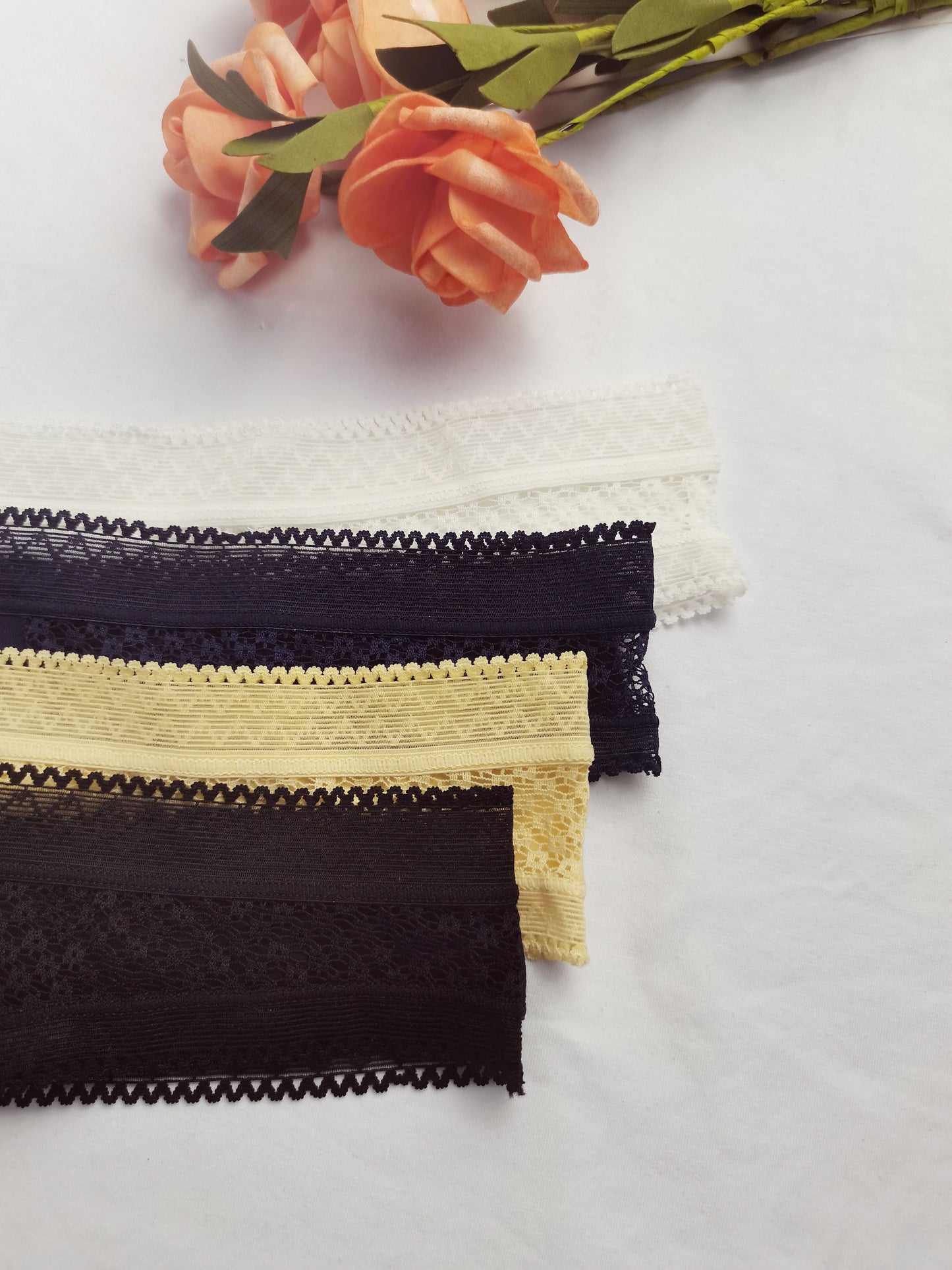 Sexy Tangas für Damen, 4-teilig, mit Spitzenbesatz und niedriger Taille