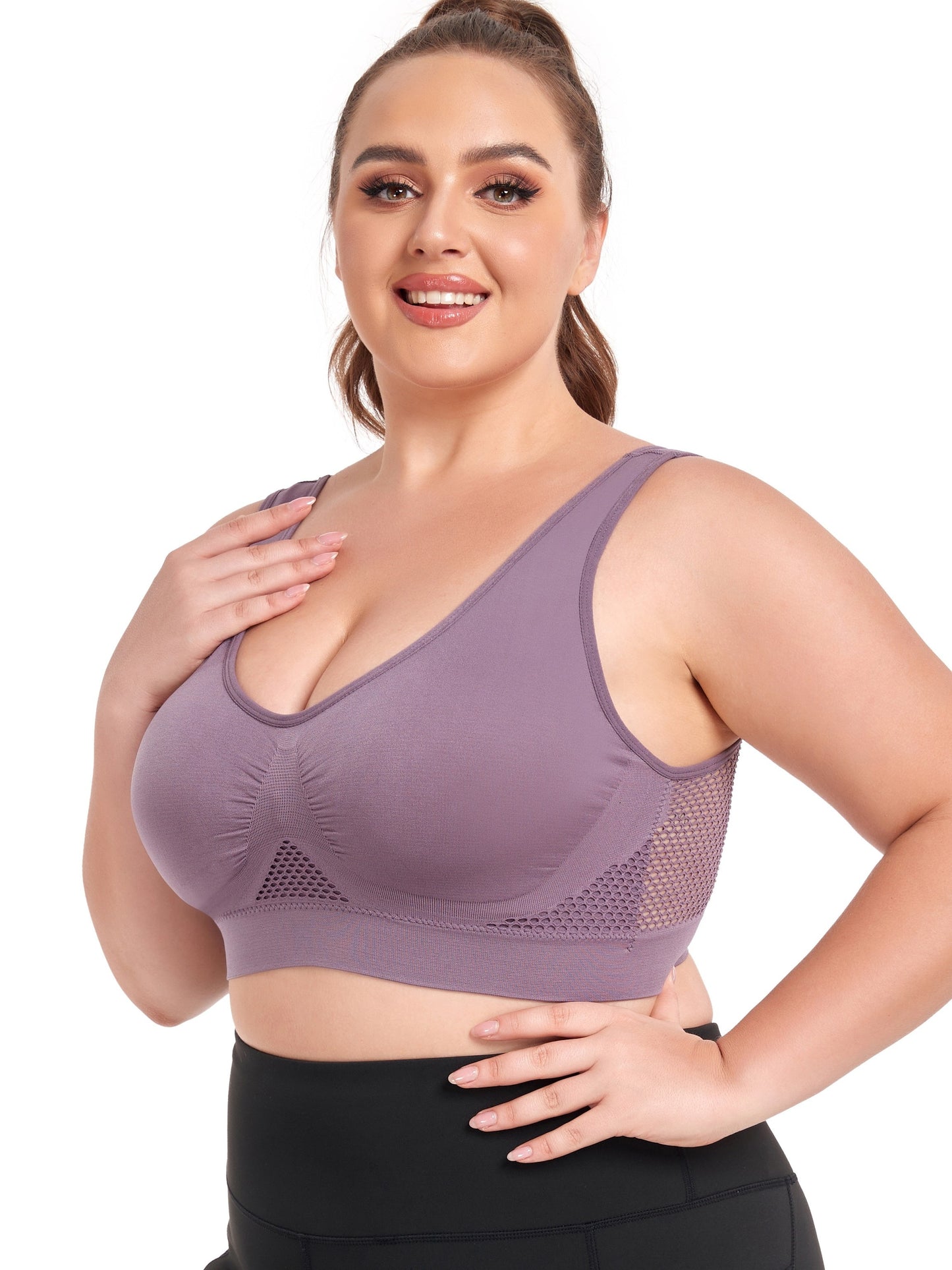 Plus Size Women's Breathable Eyelet Push Up Sports Bra for Running & Yoga Workouts