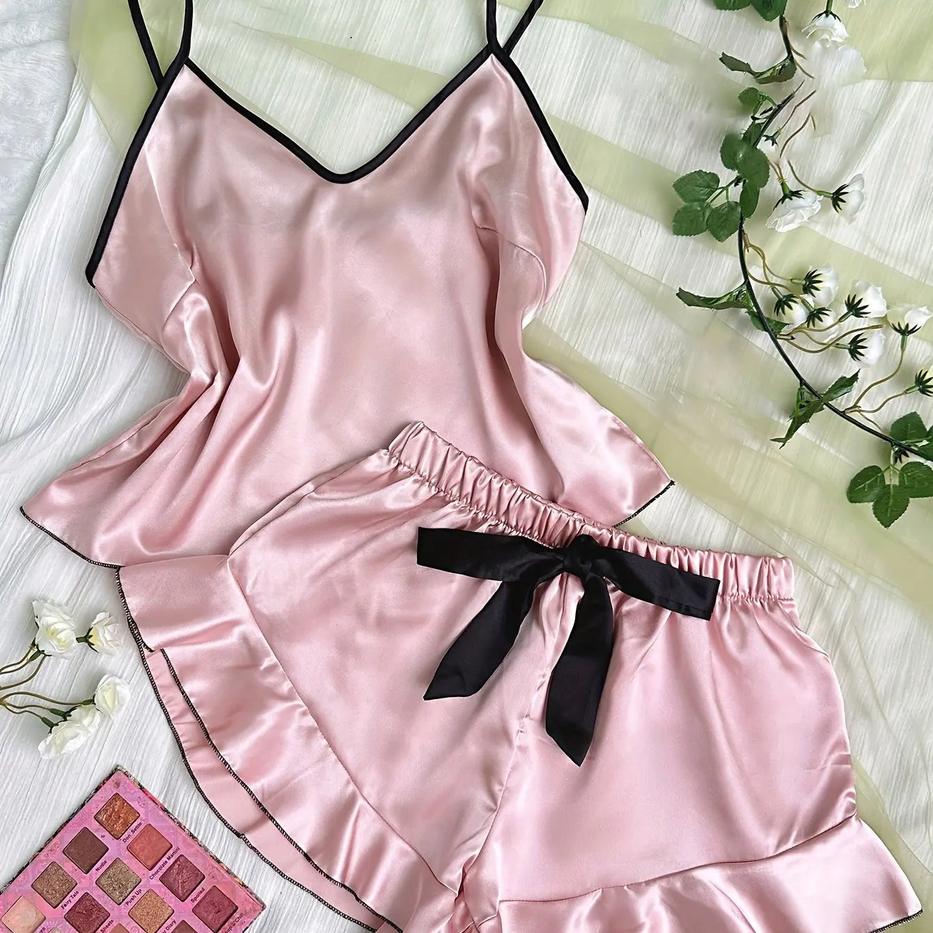 Pijama de satén para mujer: camiseta con cuello en V, volantes y shorts con lazo, sencillo y transpirable.