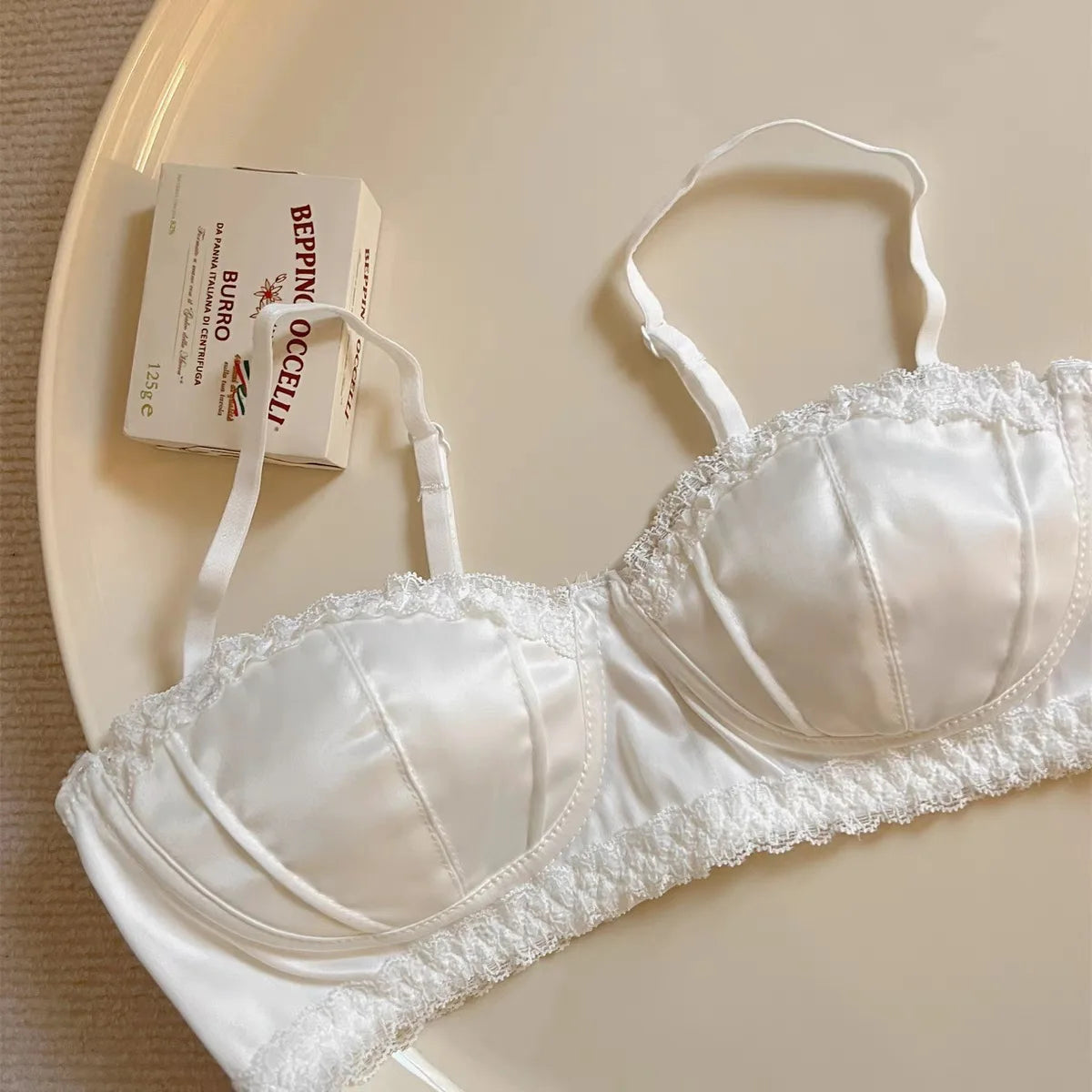 Sexy französischer Satin-BH für Damen – Spitzenrand, bügellos, ultradünn, erotische Sommer-Dessous