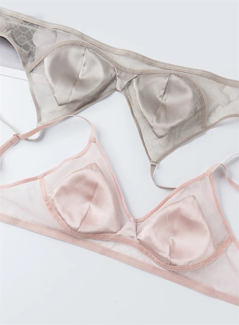 Französischer Dreieck-Cup-BH aus Maulbeerseide – Luxuriöses nahtloses Bralette für kleine Brüste, bügellos