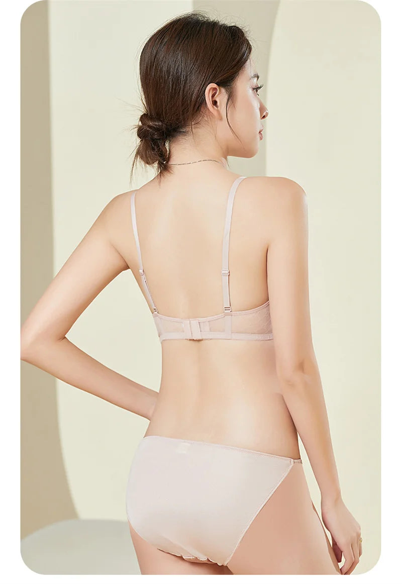 Französischer Dreieck-Cup-BH aus Maulbeerseide – Luxuriöses nahtloses Bralette für kleine Brüste, bügellos