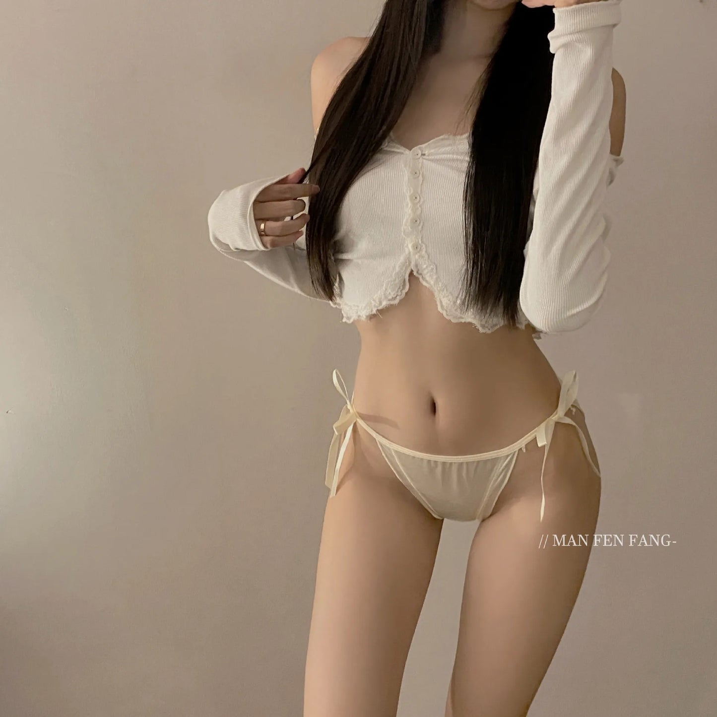 Ropa interior sexy para mujer de SP&amp;CITY: Braguitas finas transparentes de satén con encaje y un bonito lazo