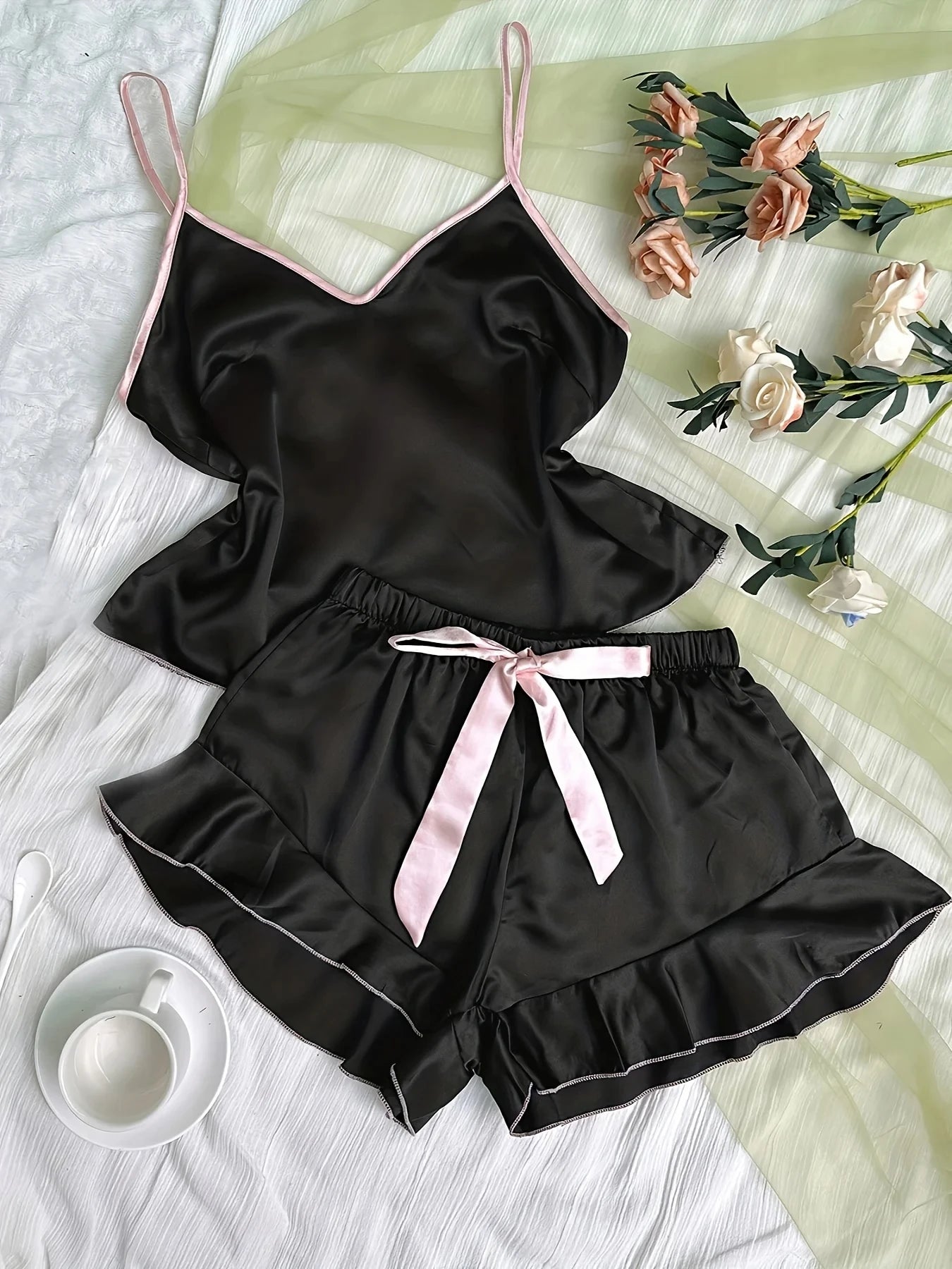 Pijama de satén para mujer: camiseta con cuello en V, volantes y shorts con lazo, sencillo y transpirable.