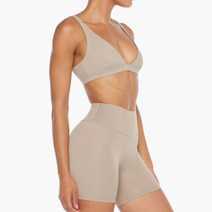 2025 Nude Deep V Neck Sport Bra Women Yoga Sets Workout Gym Scrunch High Waist Fitness Push Up Shorts Running Avtive Suits