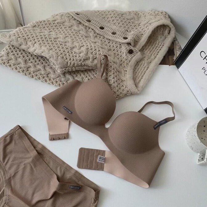2025 New Fashion British Style Seamless Bra And Panty