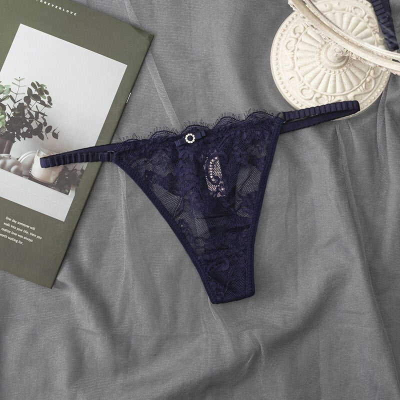 European and American Lace T Pants with Hollow out Sexy Women's Transparent Low Rise Thong Panties for Young Girls Underwear