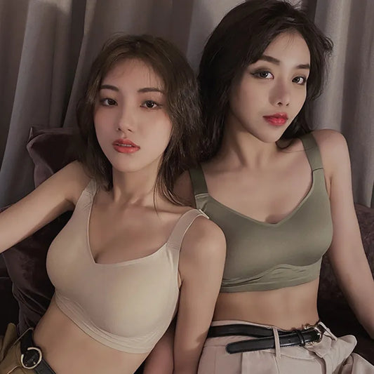 High-quality Thin Section of Jelly Non-marking Latex Underwear Large Breasts Show Small Tank Top Type Non-steel Ring Bra